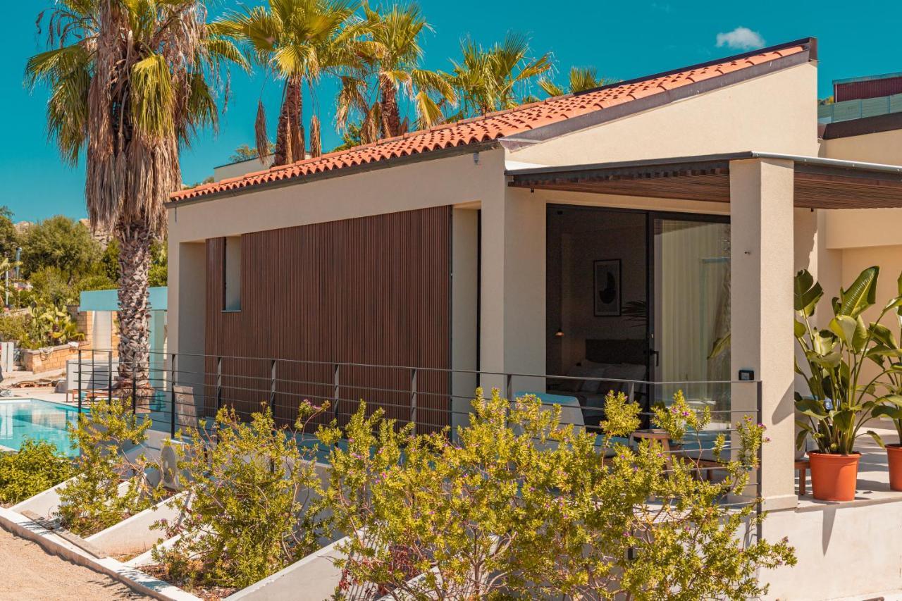 Insulae Resort 切法卢 外观 照片