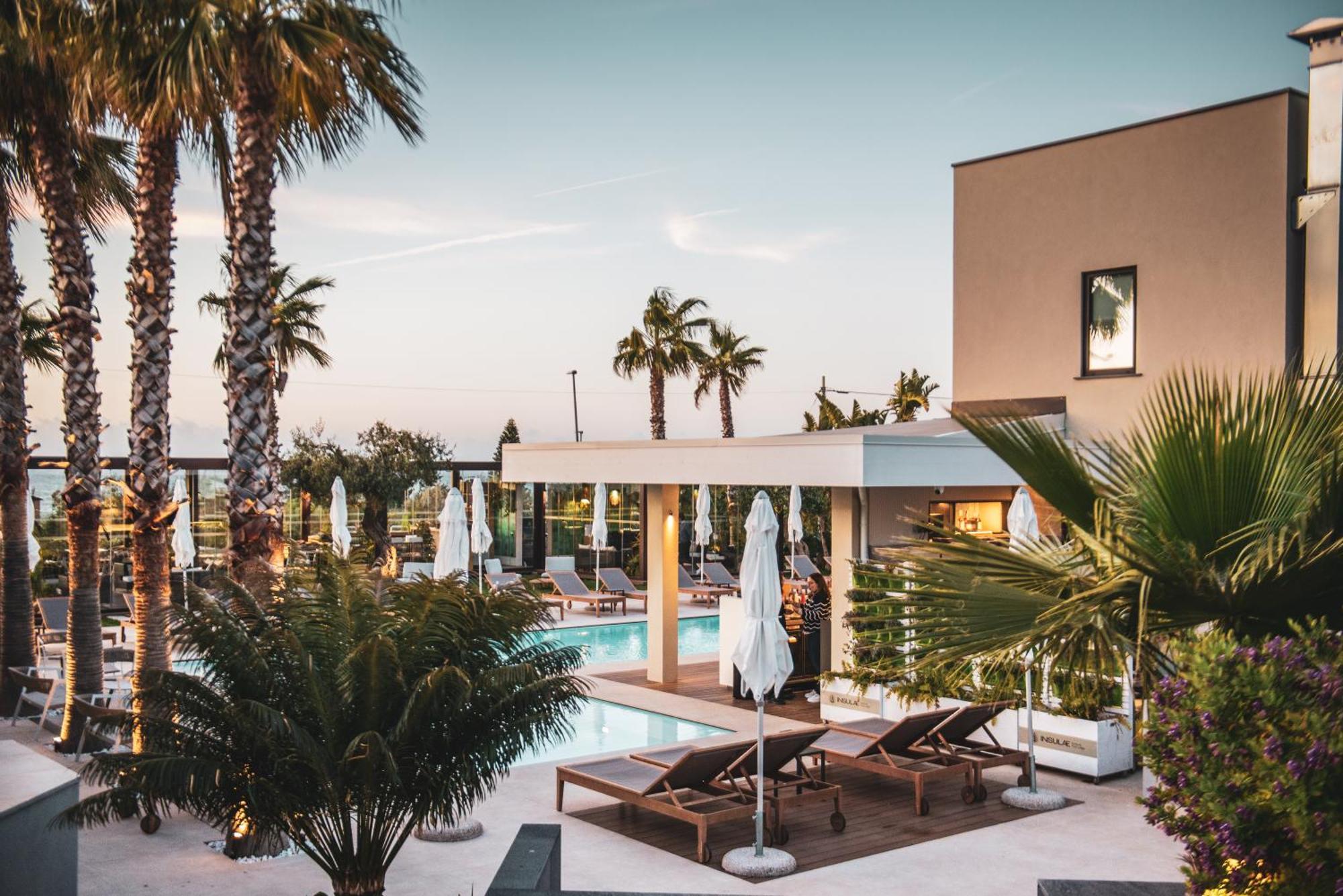 Insulae Resort 切法卢 外观 照片