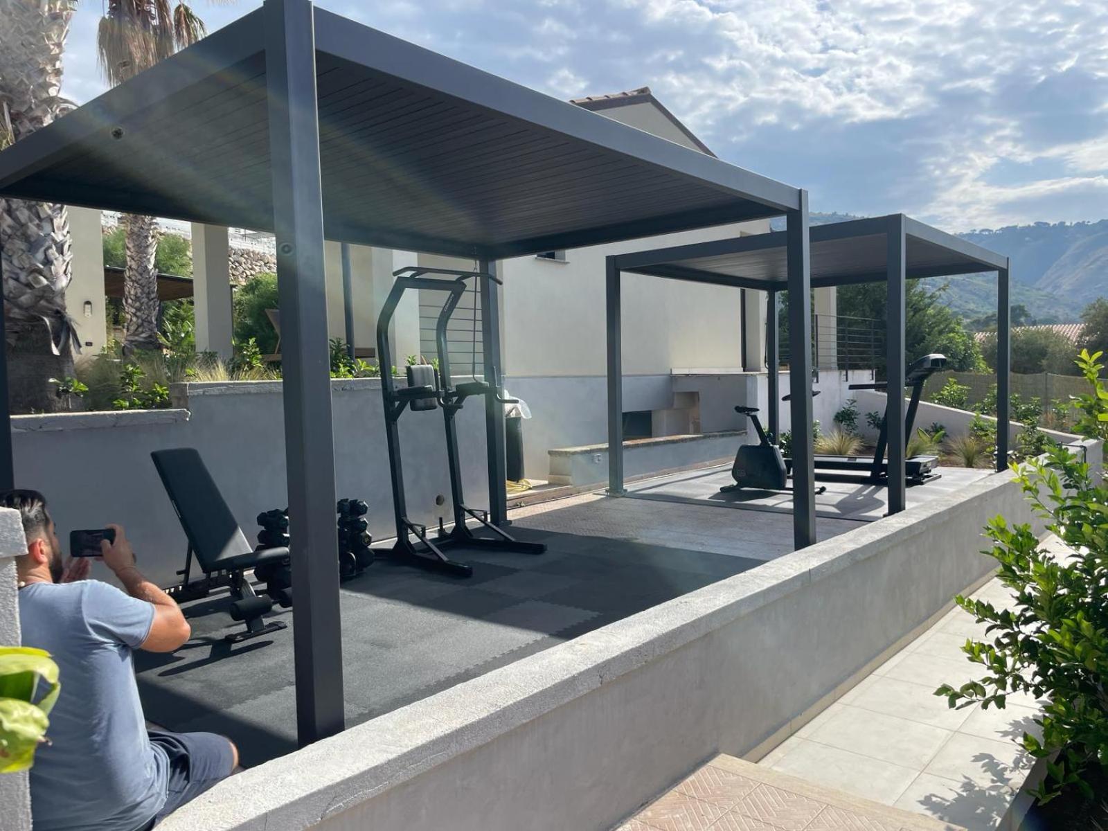 Insulae Resort 切法卢 外观 照片