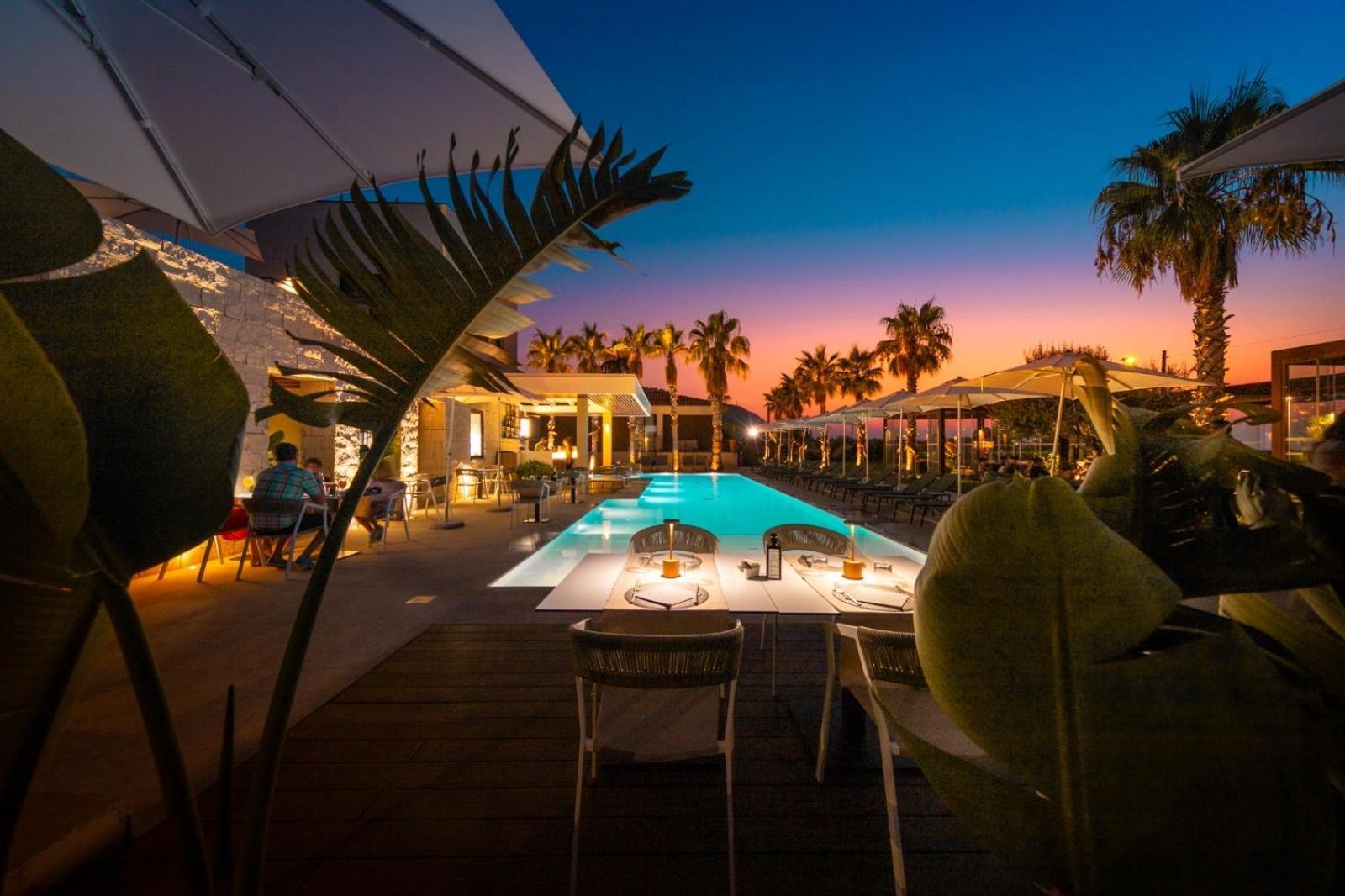 Insulae Resort 切法卢 外观 照片