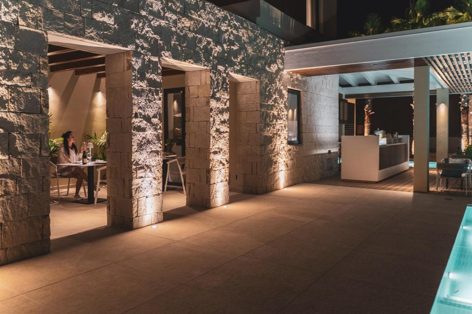 Insulae Resort 切法卢 外观 照片