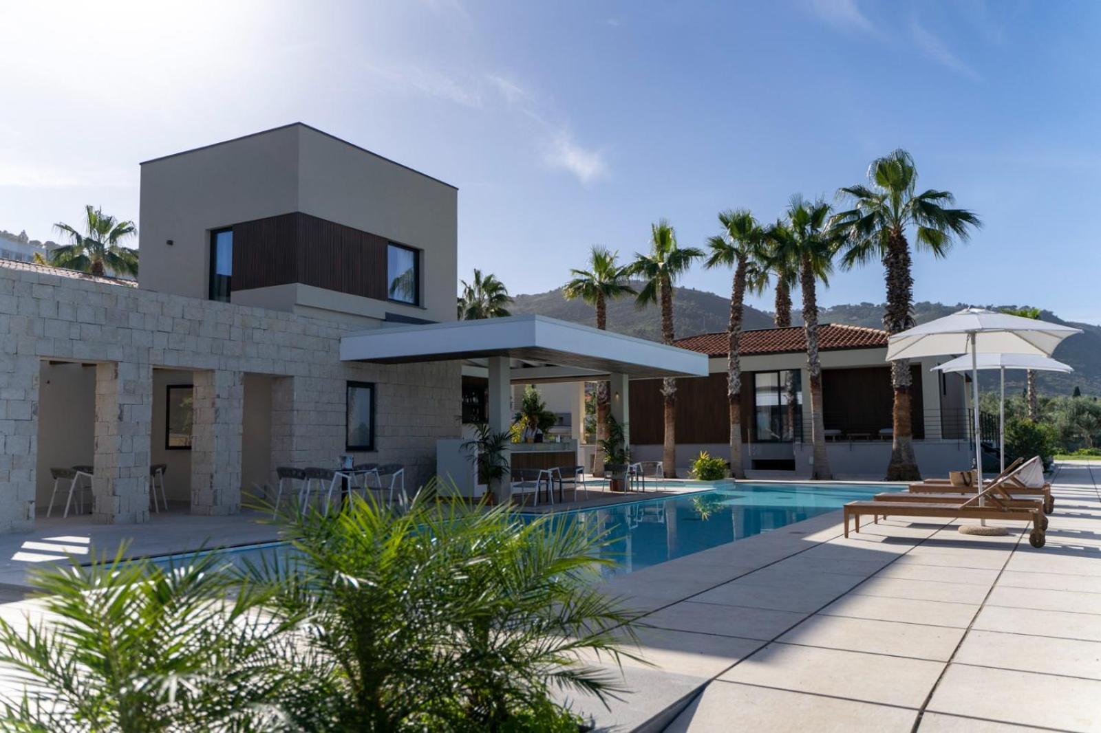 Insulae Resort 切法卢 外观 照片
